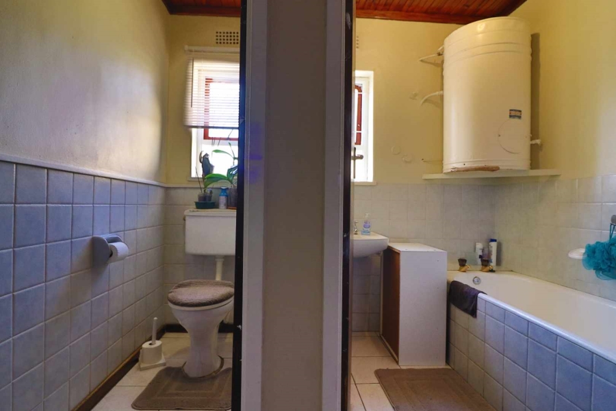 5 Bedroom Property for Sale in Sanddrift Western Cape